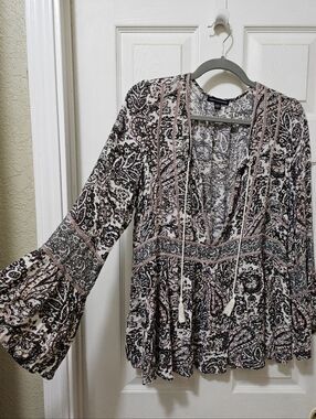 American Eagle Outfitters Black & Pink Paisley Peasant Top